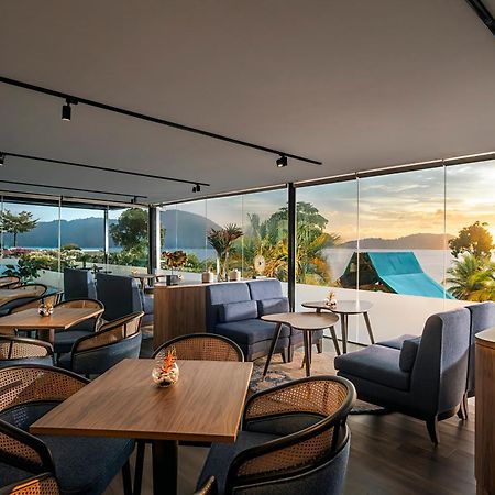 Doubletree By Hilton Damai Laut Hotel Lumut Kültér fotó