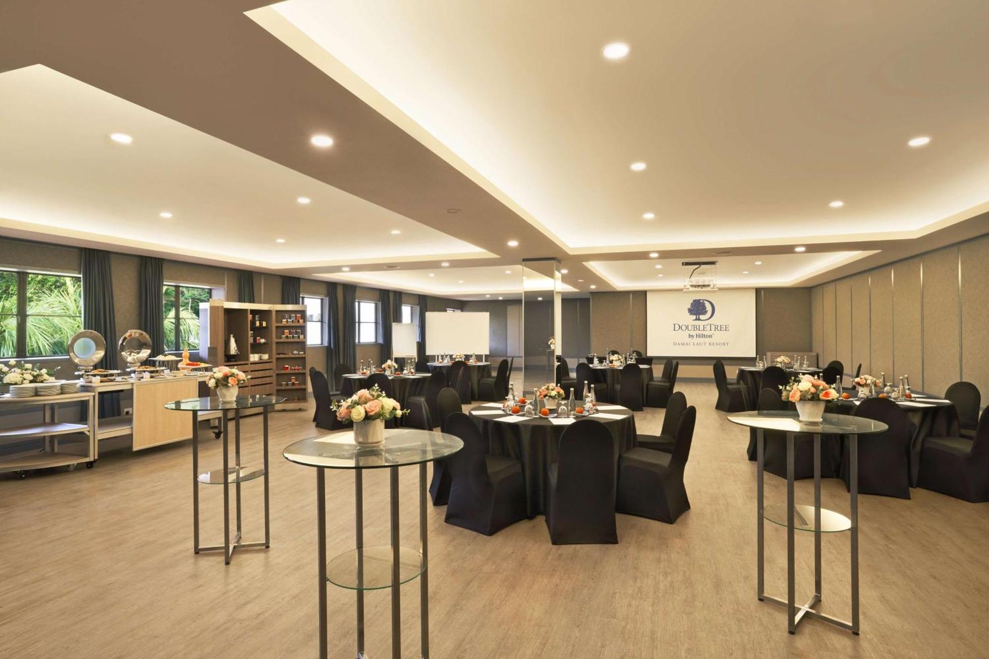 Doubletree By Hilton Damai Laut Hotel Lumut Kültér fotó