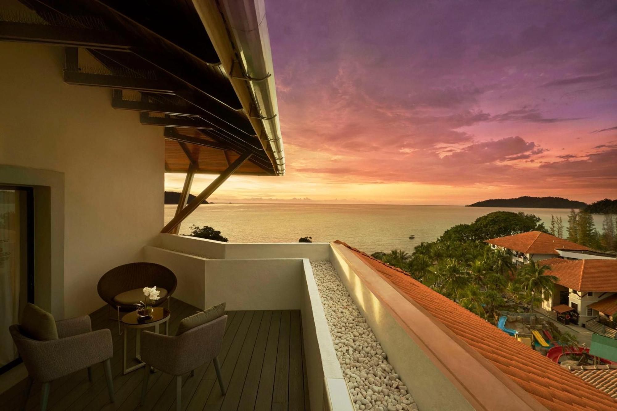 Doubletree By Hilton Damai Laut Hotel Lumut Kültér fotó