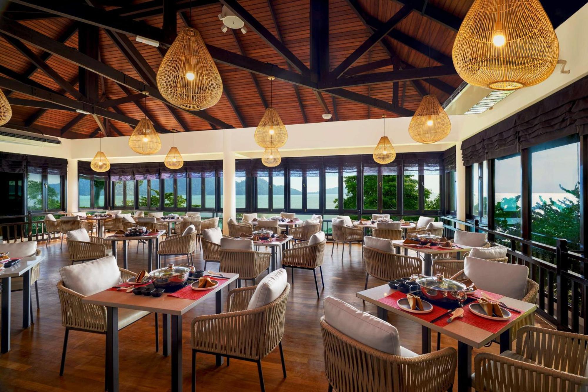 Doubletree By Hilton Damai Laut Hotel Lumut Kültér fotó
